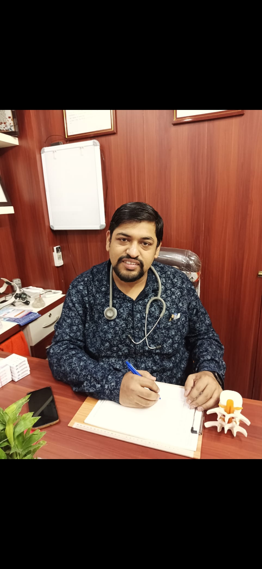 Dr. Dipon Maschatak 